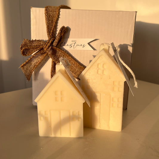 Lumânări în formă de casa